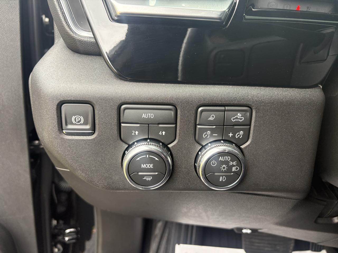 GMC Sierra 1500 4WD Crew Cab 147" SLT 2026