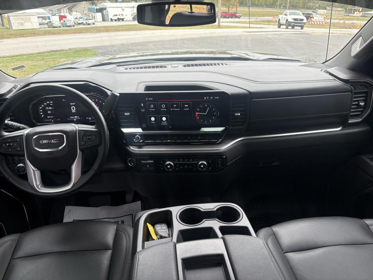 GMC Sierra 1500 4WD Crew Cab 147" SLT 2026