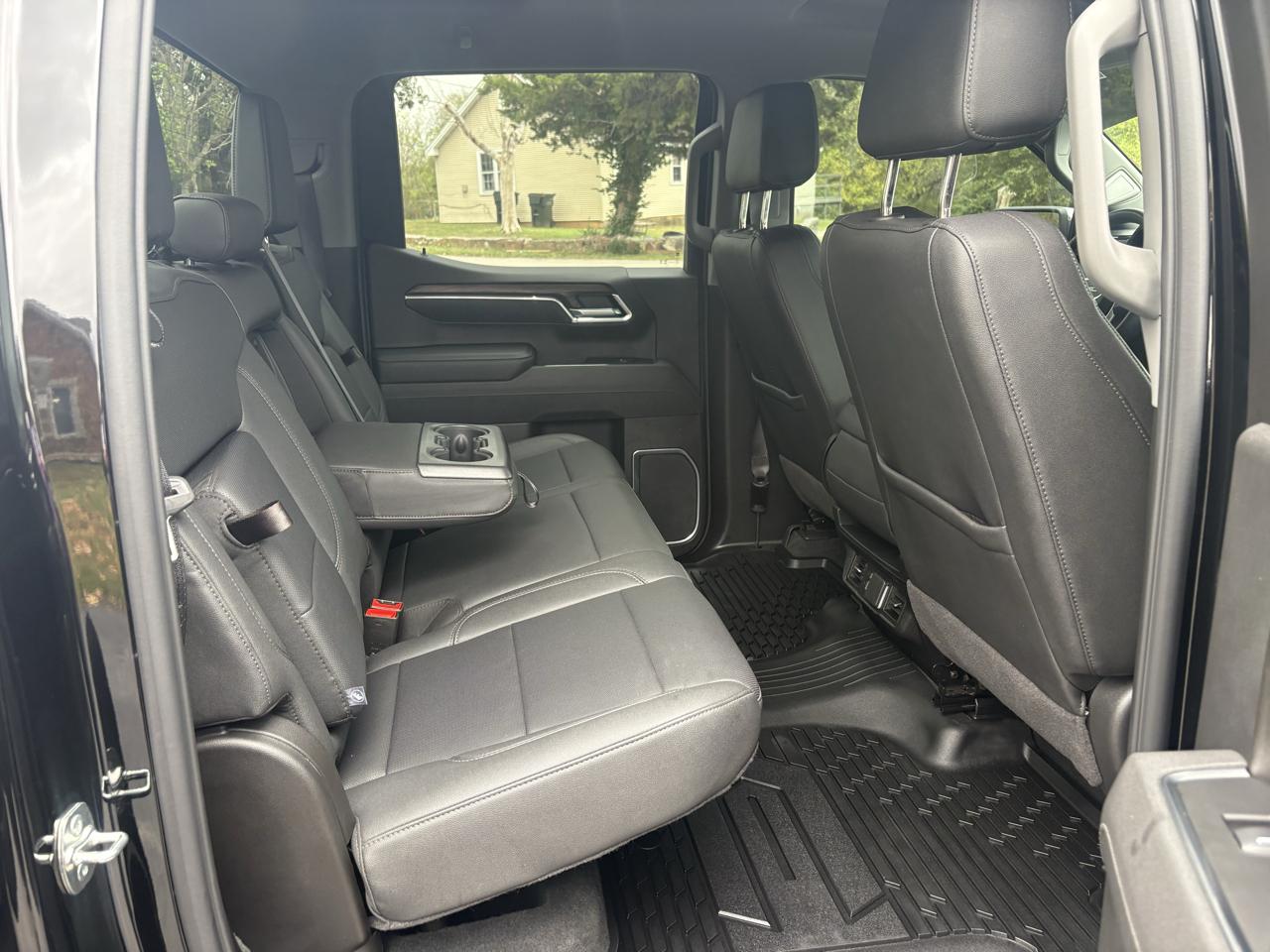 GMC Sierra 1500 4WD Crew Cab 147" SLT 2026