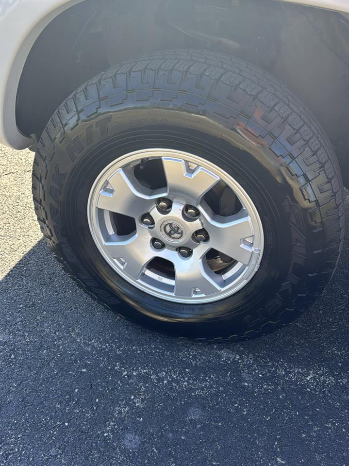 Toyota Tacoma 2WD Dbl LB V6 AT PreRunner (Natl) 2008