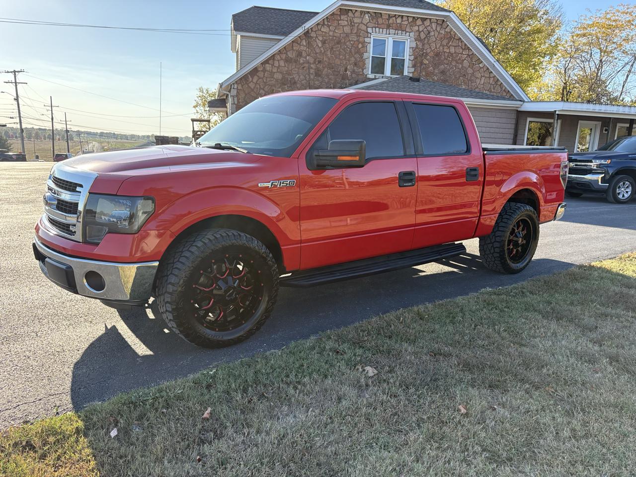 2014 Ford F-150 2WD SuperCrew 145" XLT