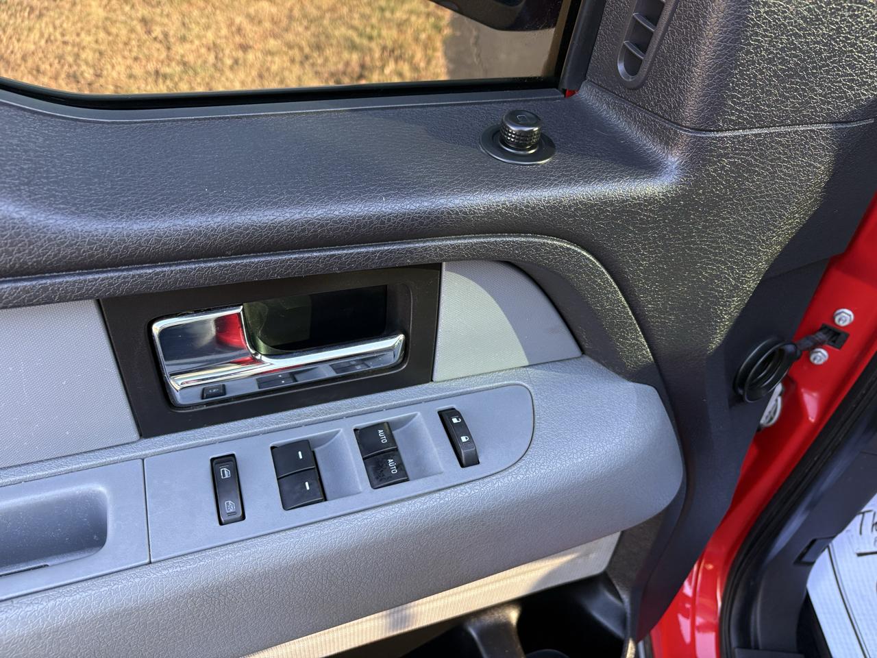 Ford F-150 2WD SuperCrew 145" XLT 2014