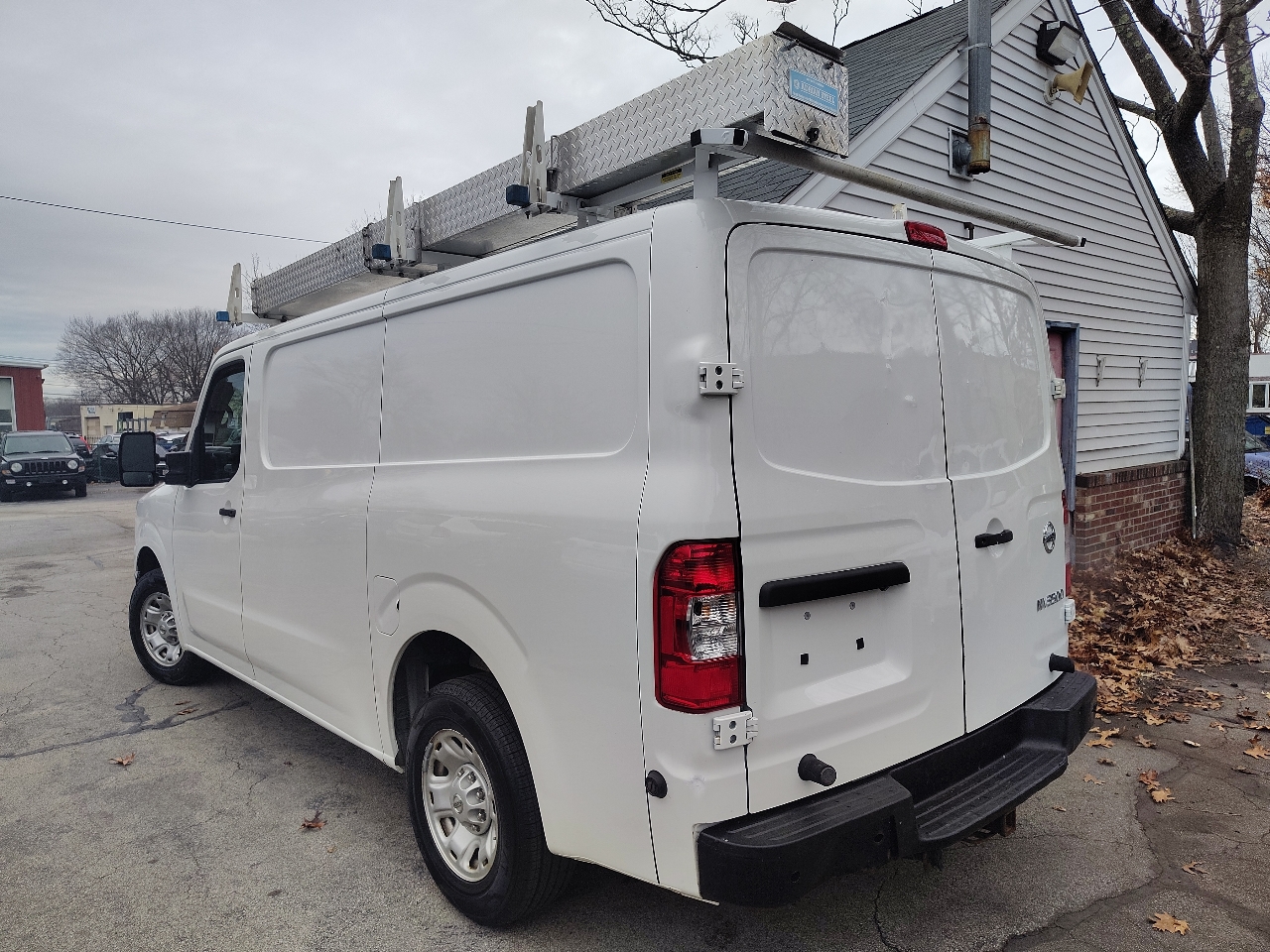 Nissan NV Cargo NV3500 HD Standard Roof V8 SV 2018