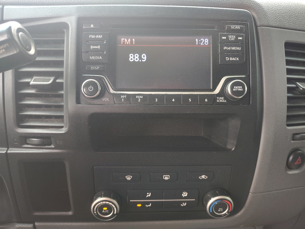 Nissan NV Cargo NV3500 HD Standard Roof V8 SV 2018