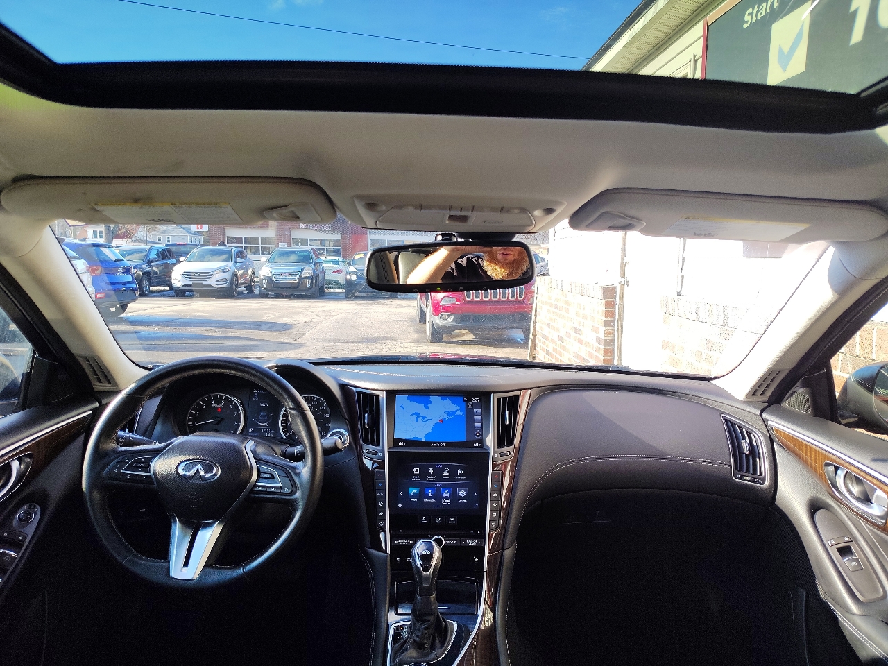 Infiniti Q50 3.0t LUXE 2018