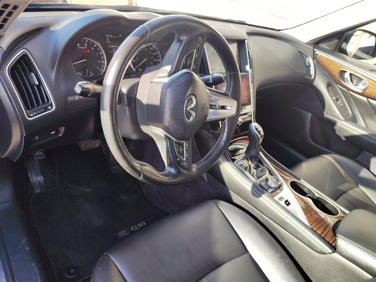 Infiniti Q50 3.0t LUXE 2018