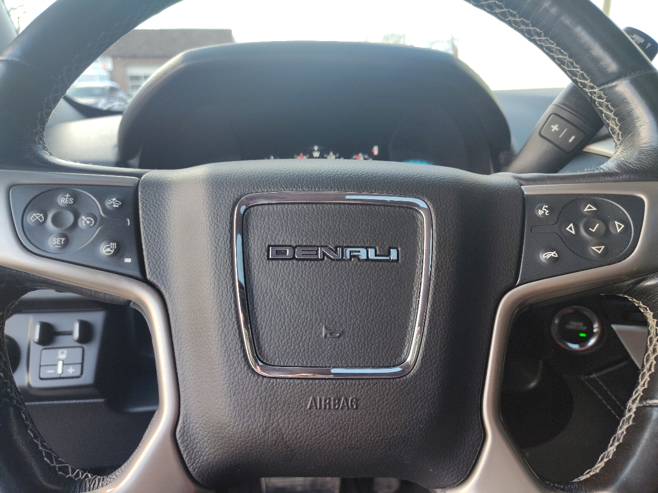 GMC Yukon XL Denali 2018