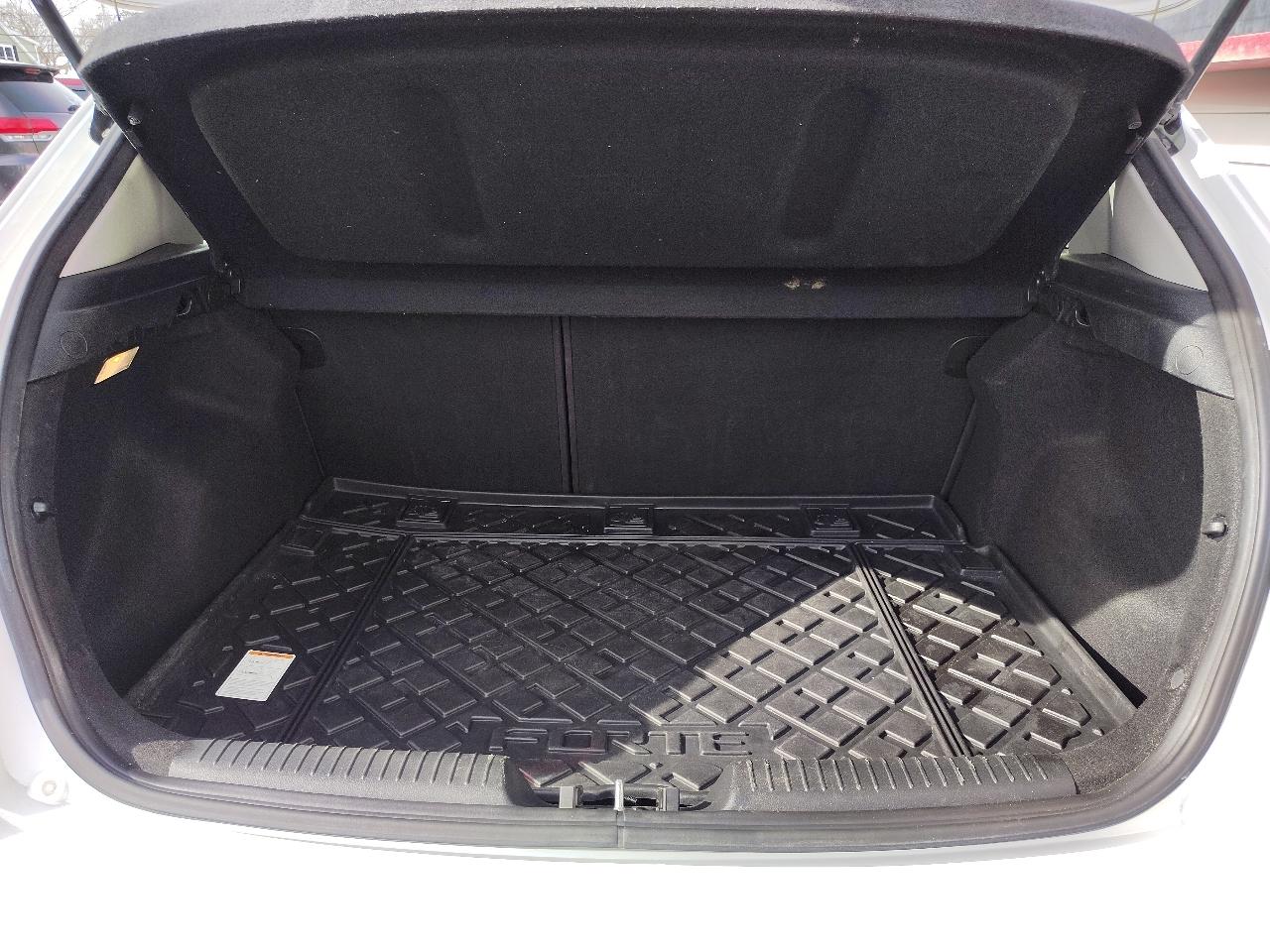 Kia Forte 5-Door EX 2016