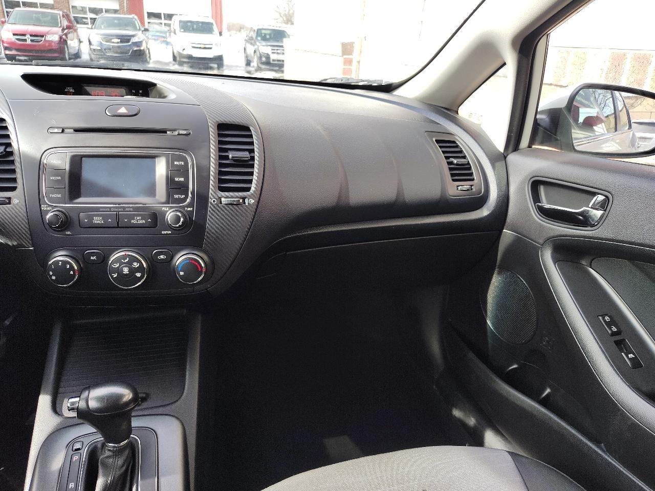 Kia Forte 5-Door EX 2016