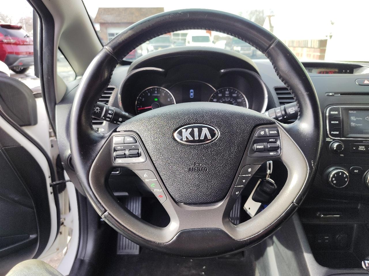 Kia Forte 5-Door EX 2016