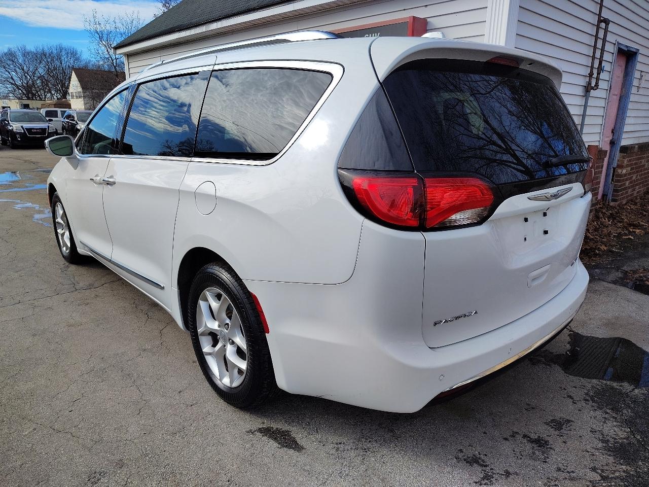 Chrysler Pacifica Limited 2020