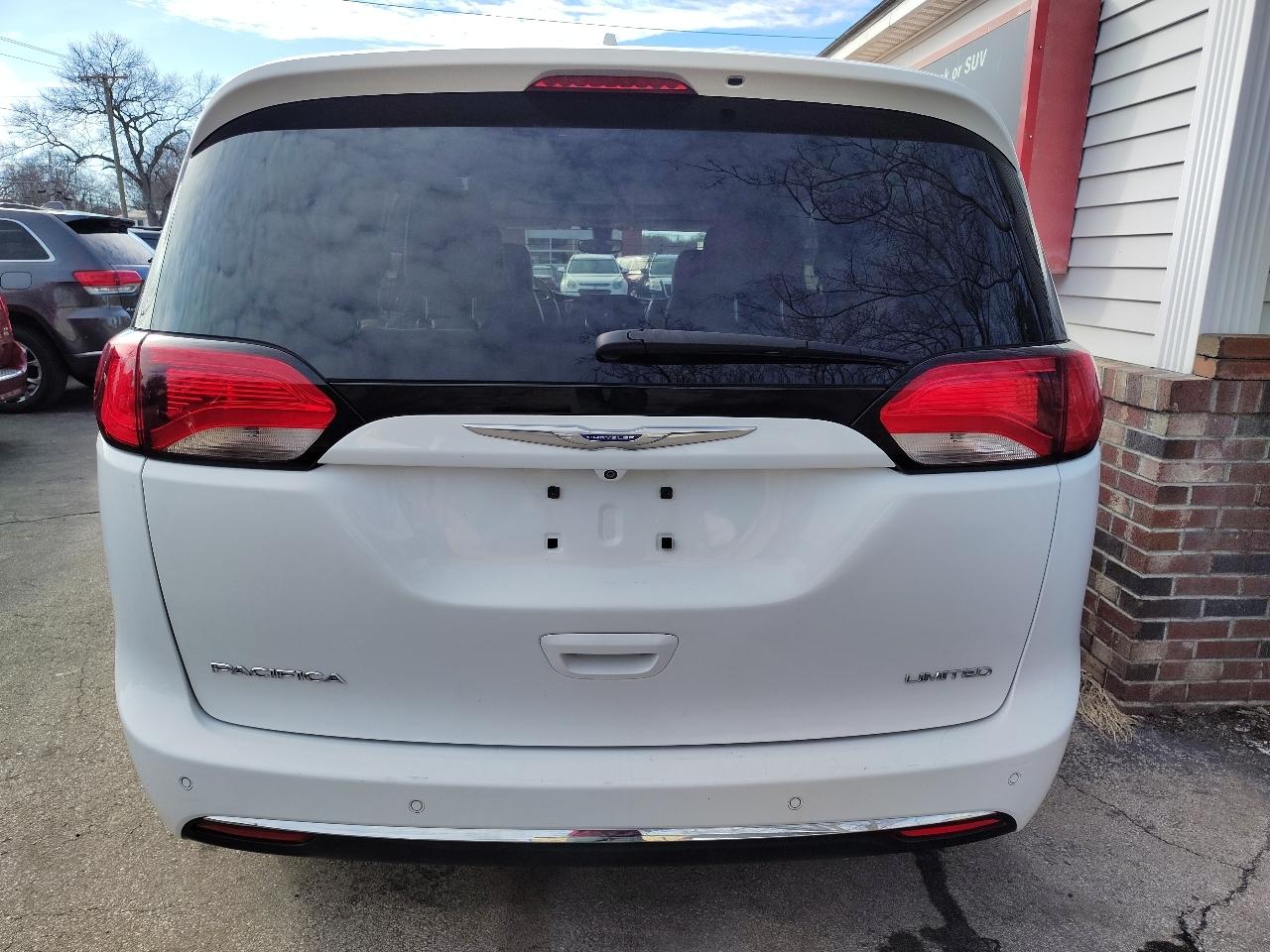 Chrysler Pacifica Limited 2020