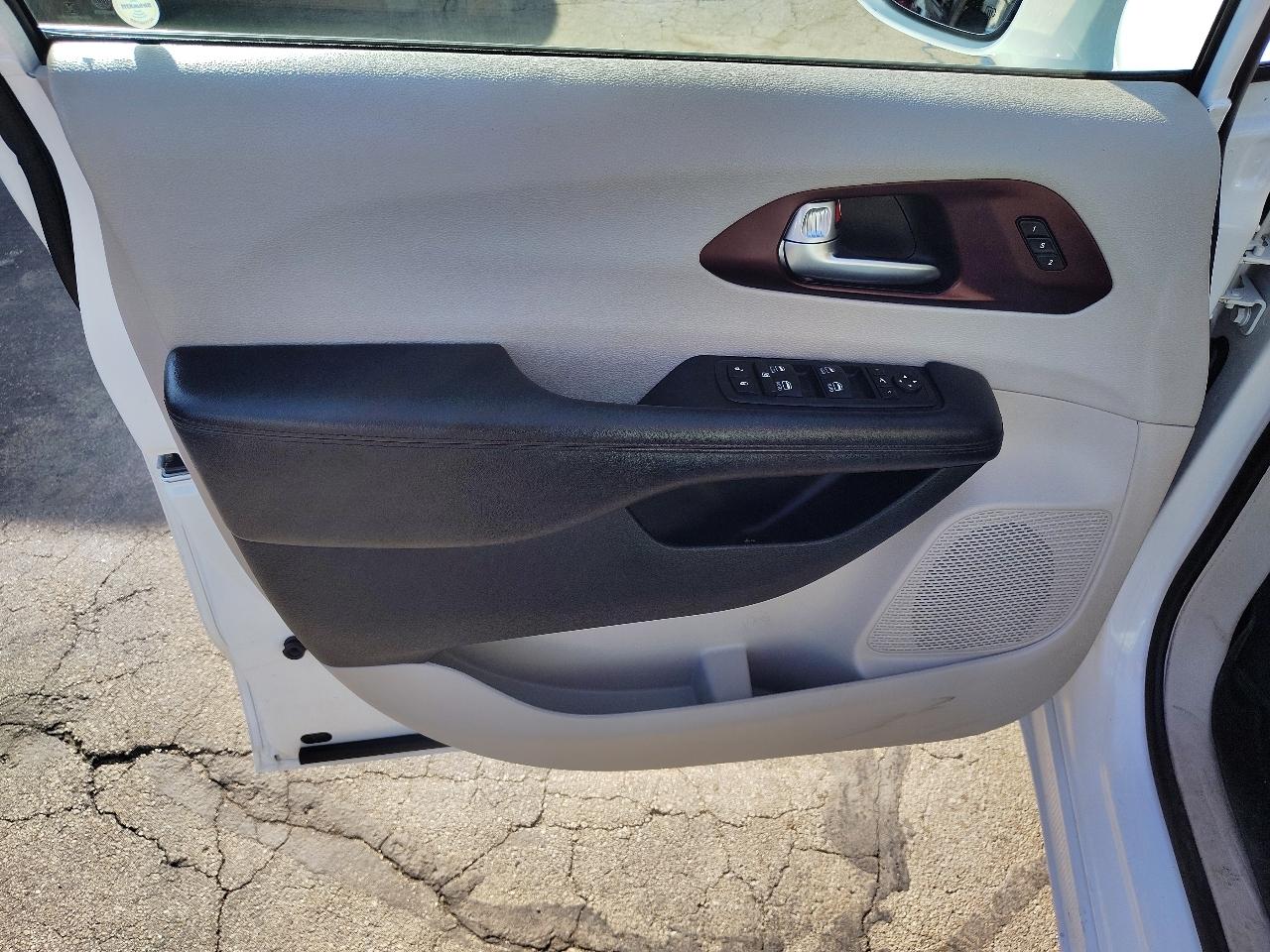 Chrysler Pacifica Limited 2020