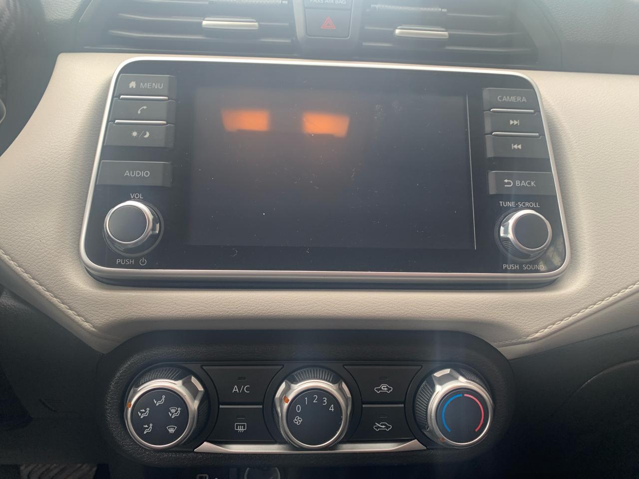 Nissan Versa SV 2021