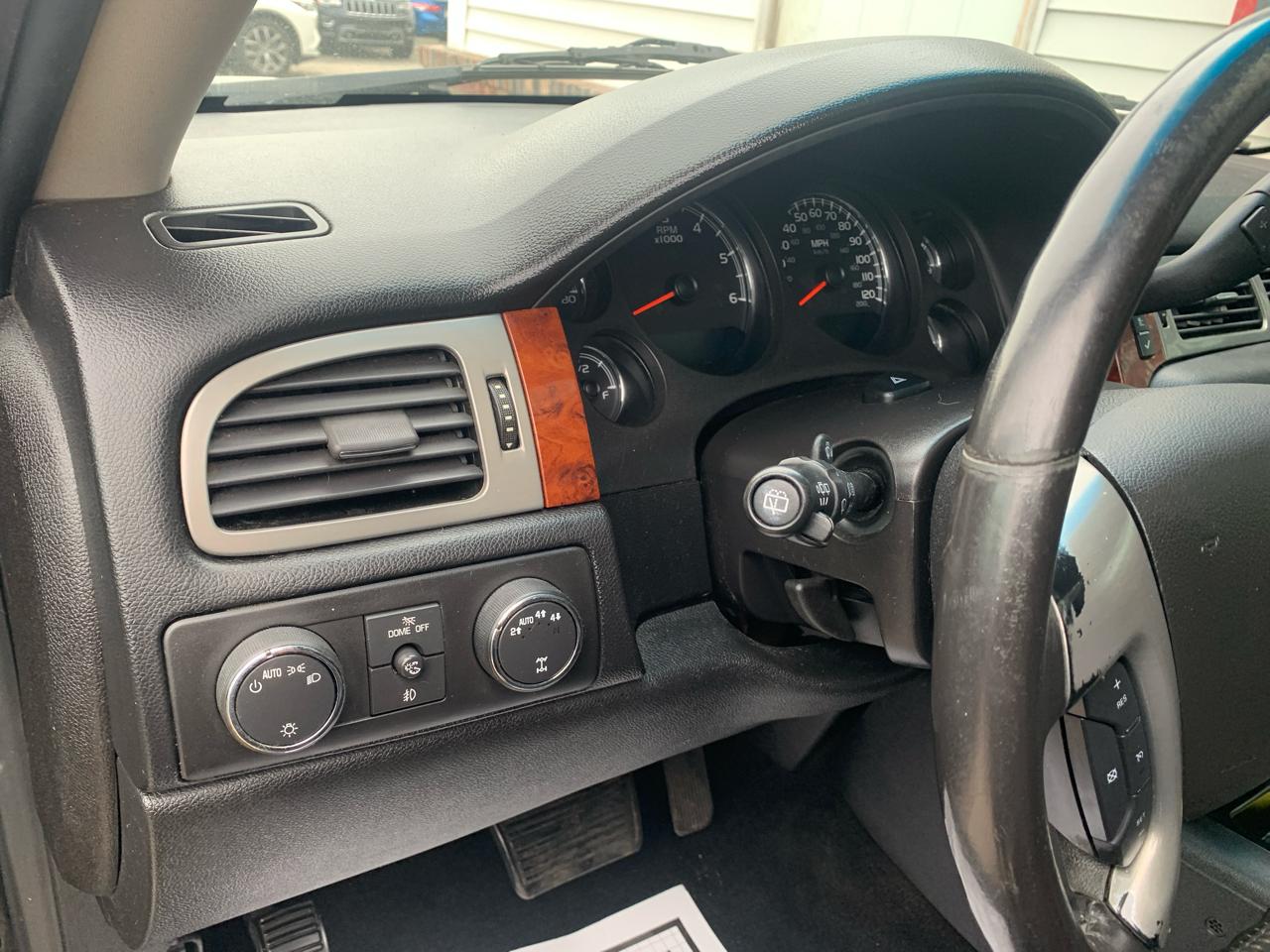 Chevrolet Tahoe  2014