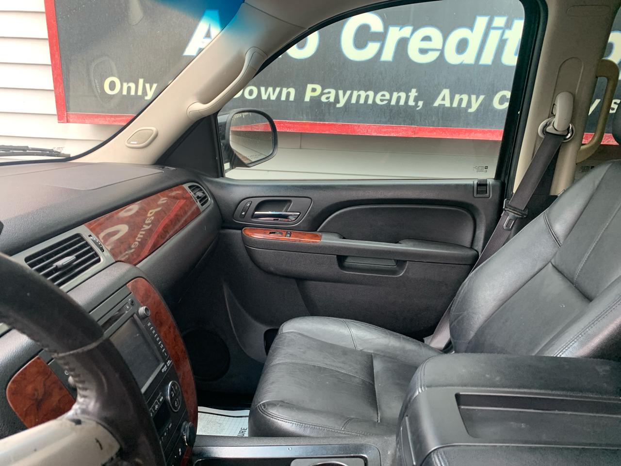 Chevrolet Tahoe  2014