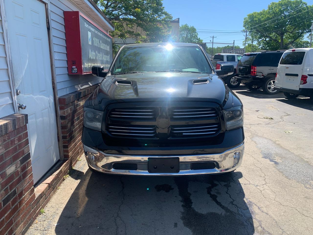 RAM 1500 4WD Crew Cab 140.5" Sport 2015