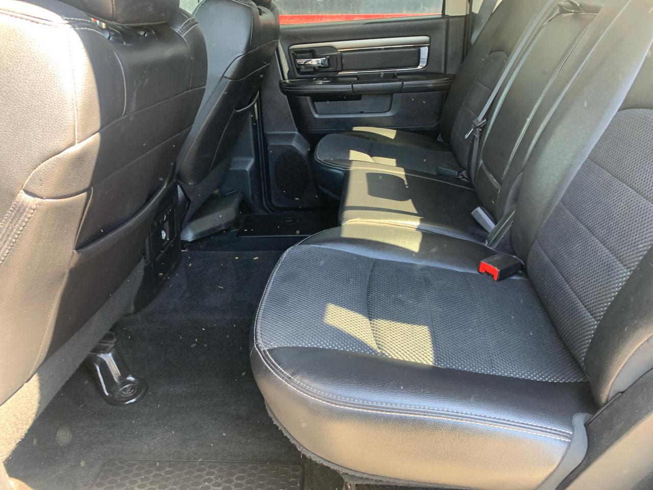 RAM 1500 4WD Crew Cab 140.5" Sport 2015