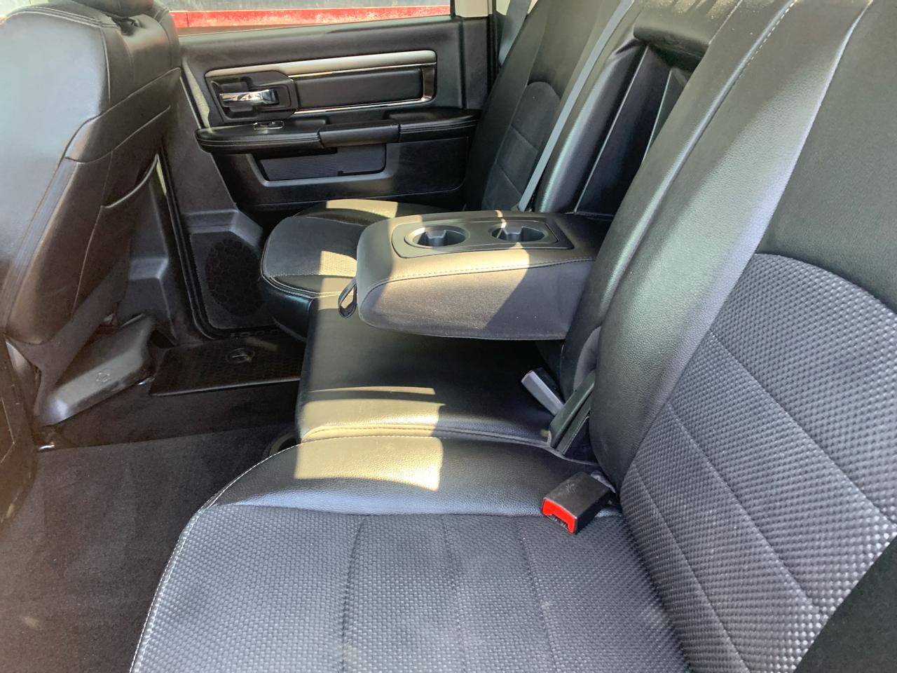 RAM 1500 4WD Crew Cab 140.5" Sport 2015