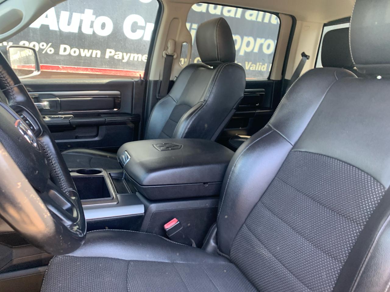 RAM 1500 4WD Crew Cab 140.5" Sport 2015