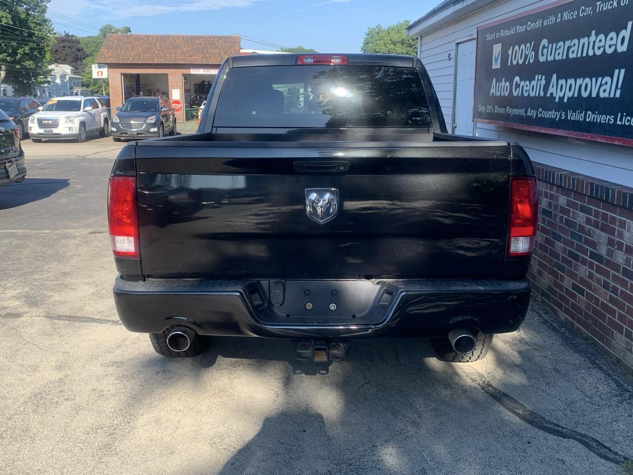RAM 1500 ST 4x4 Crew Cab 5'7" Box 2017