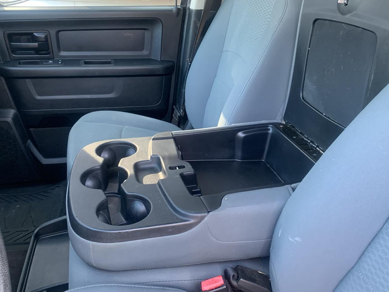 RAM 1500 ST 4x4 Crew Cab 5'7" Box 2017