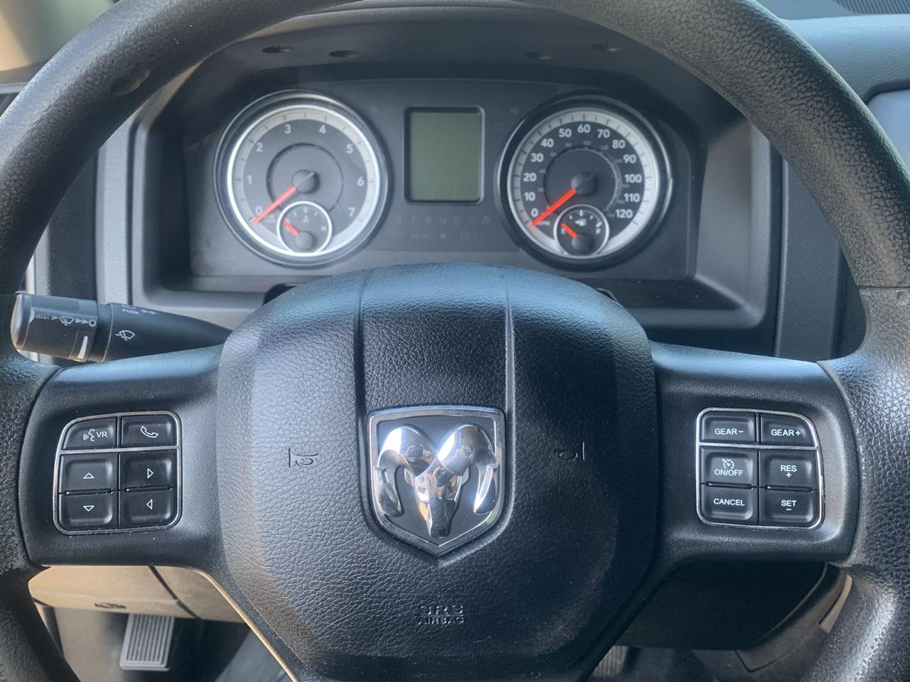 RAM 1500 ST 4x4 Crew Cab 5'7" Box 2017
