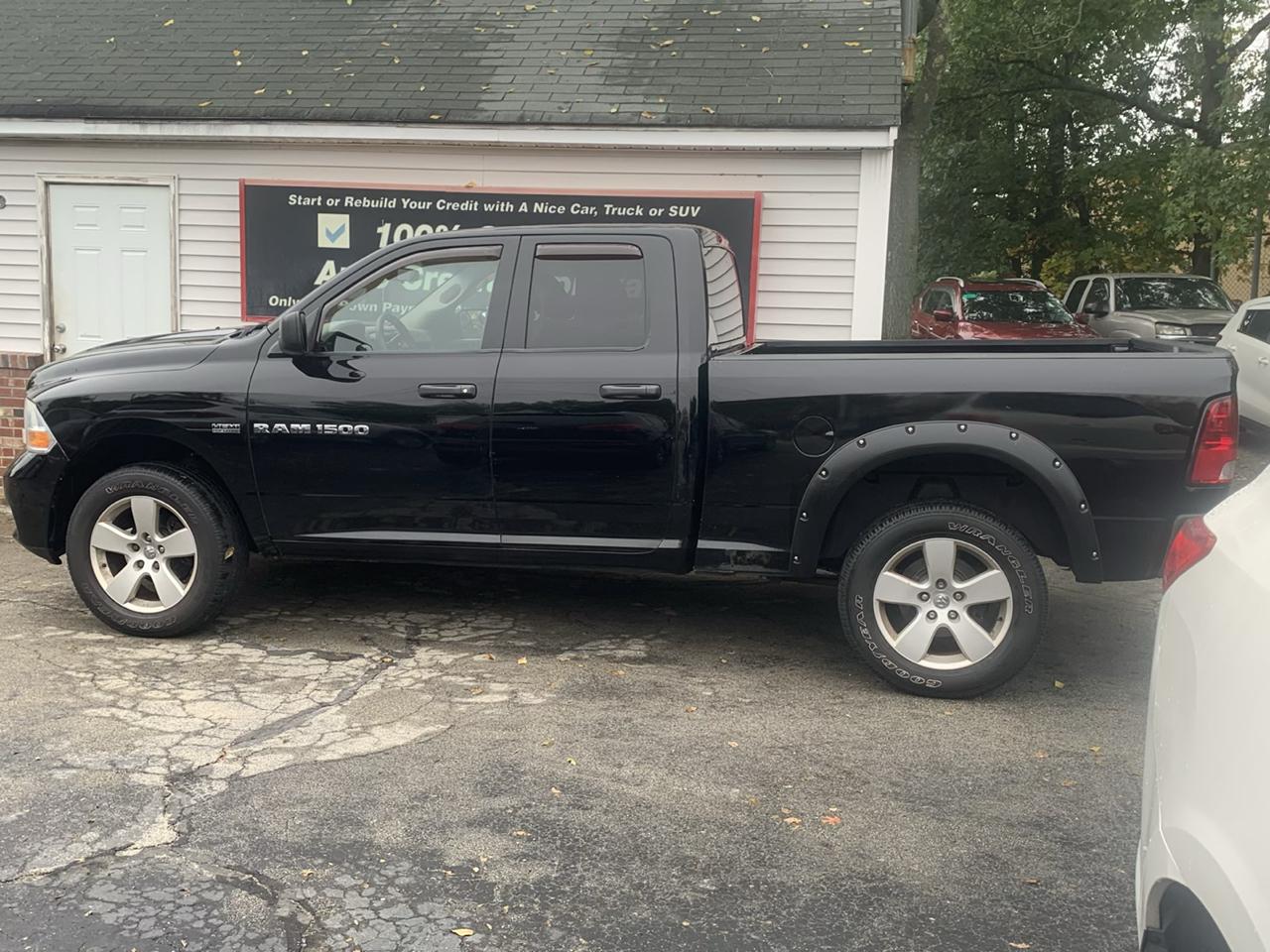 RAM 1500 4WD Quad Cab 140.5" Express 2012