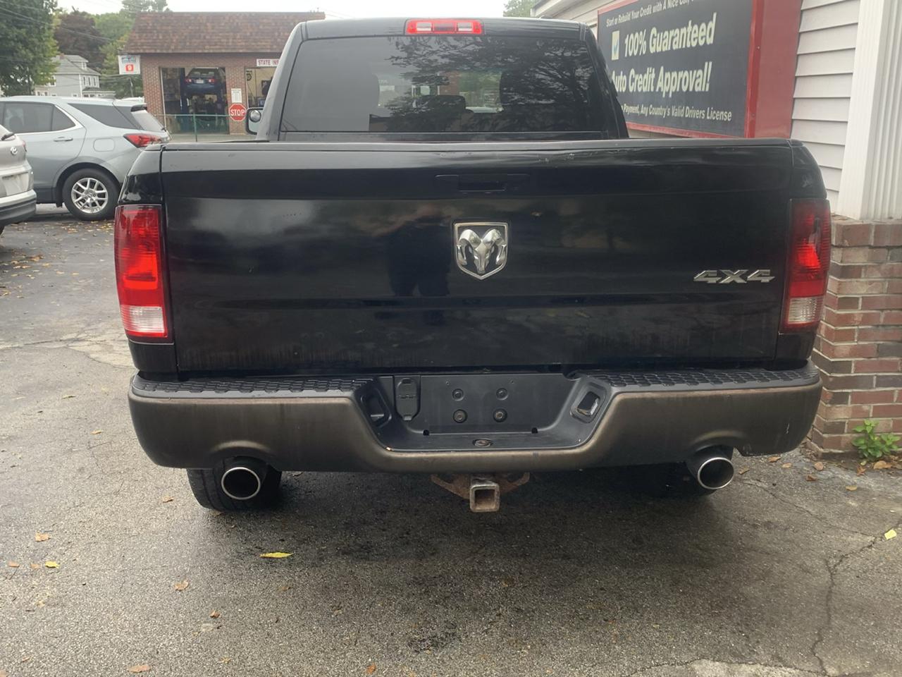 RAM 1500 4WD Quad Cab 140.5" Express 2012