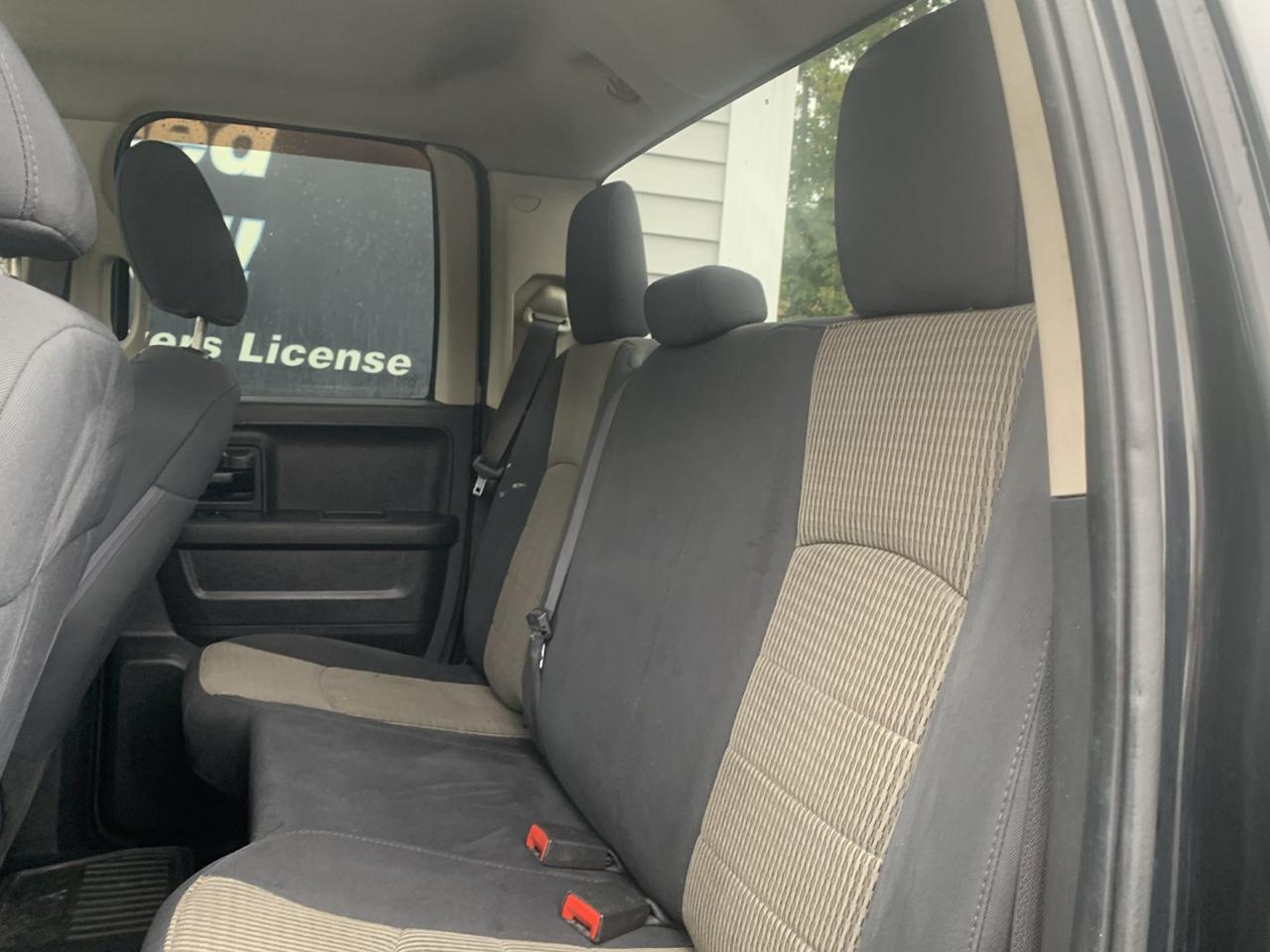 RAM 1500 4WD Quad Cab 140.5" Express 2012