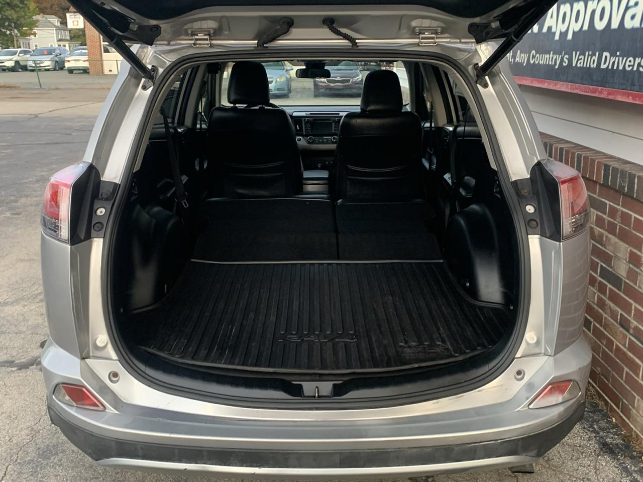 Toyota RAV4 Adventure AWD (Natl) 2018
