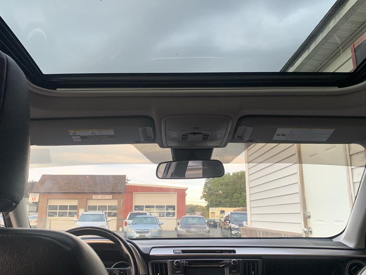 Toyota RAV4 Adventure AWD (Natl) 2018