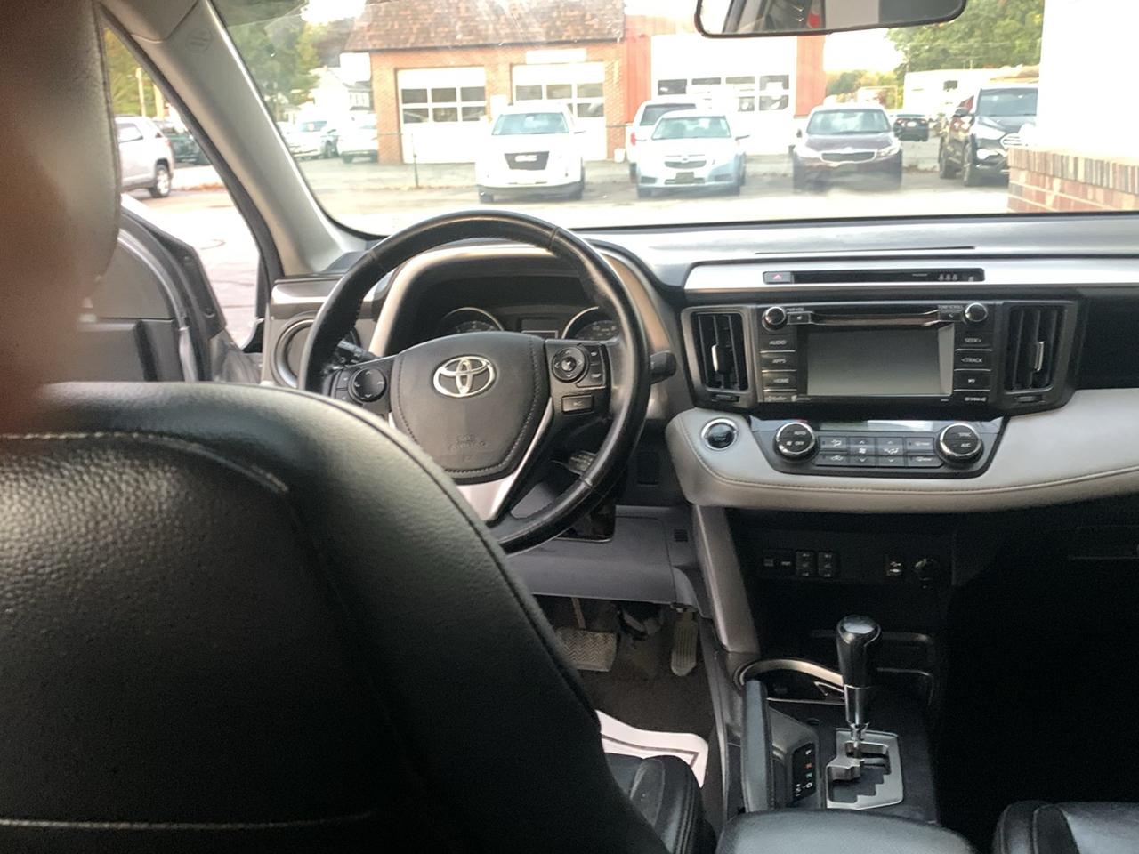 Toyota RAV4 Adventure AWD (Natl) 2018