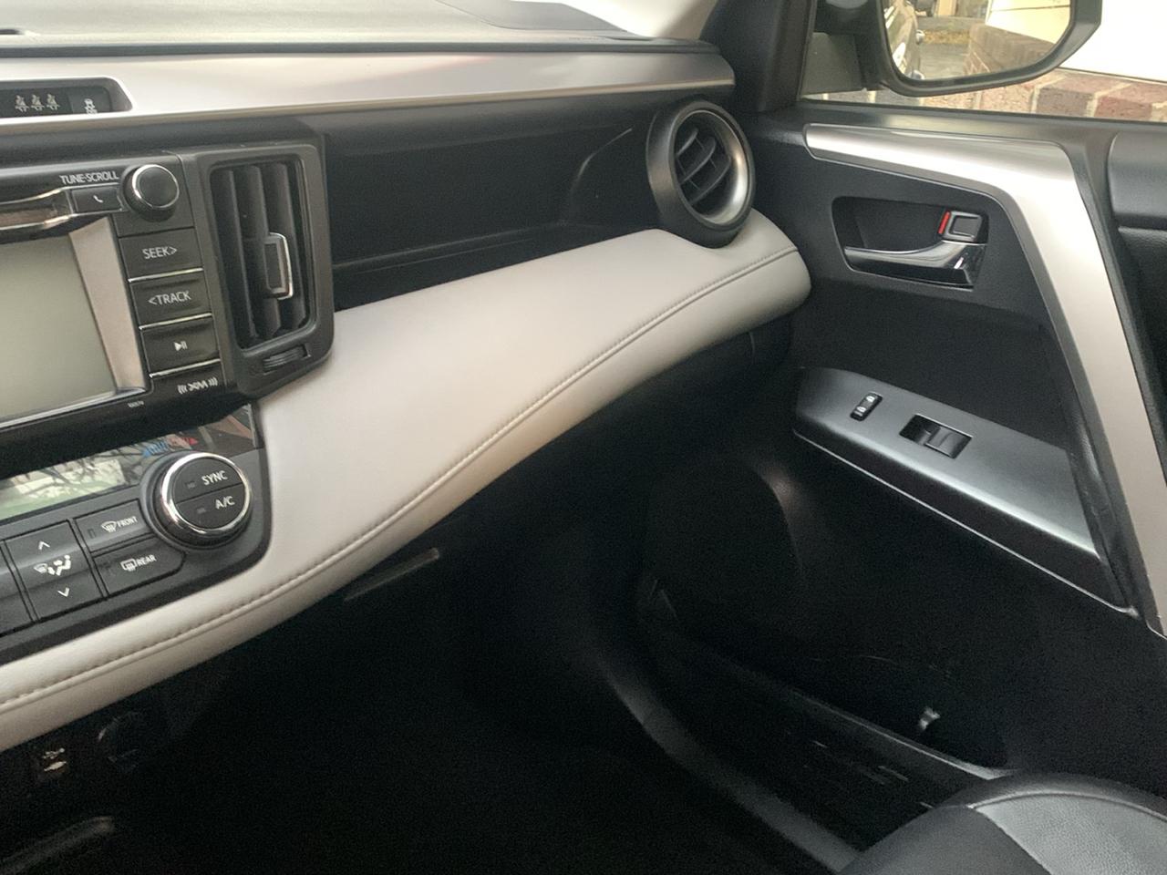 Toyota RAV4 Adventure AWD (Natl) 2018