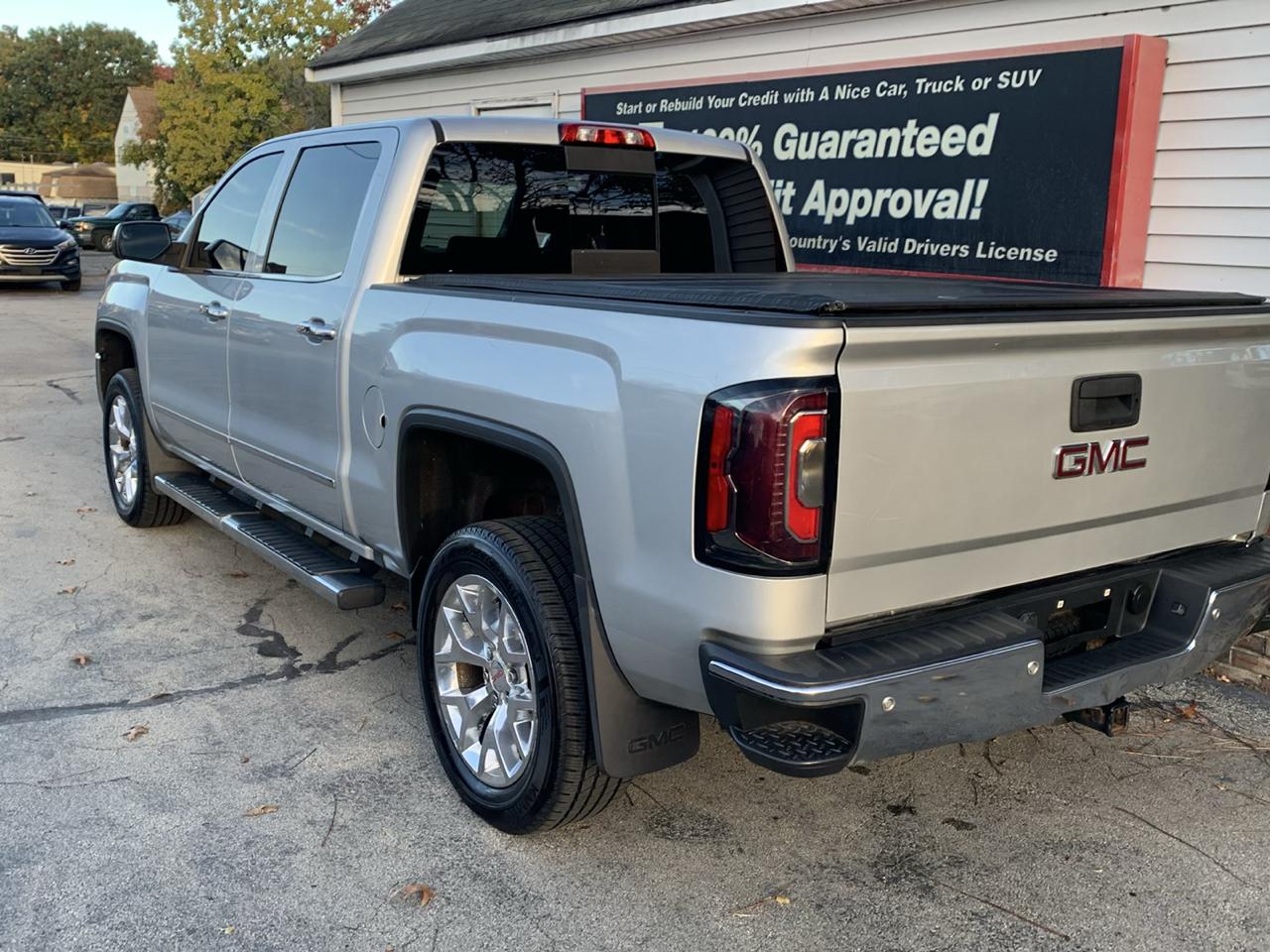 GMC Sierra 1500 4WD Crew Cab 143.5" SLT 2017