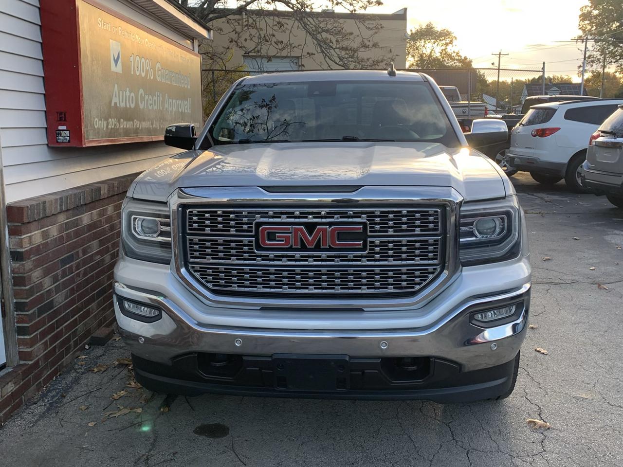 GMC Sierra 1500 4WD Crew Cab 143.5" SLT 2017
