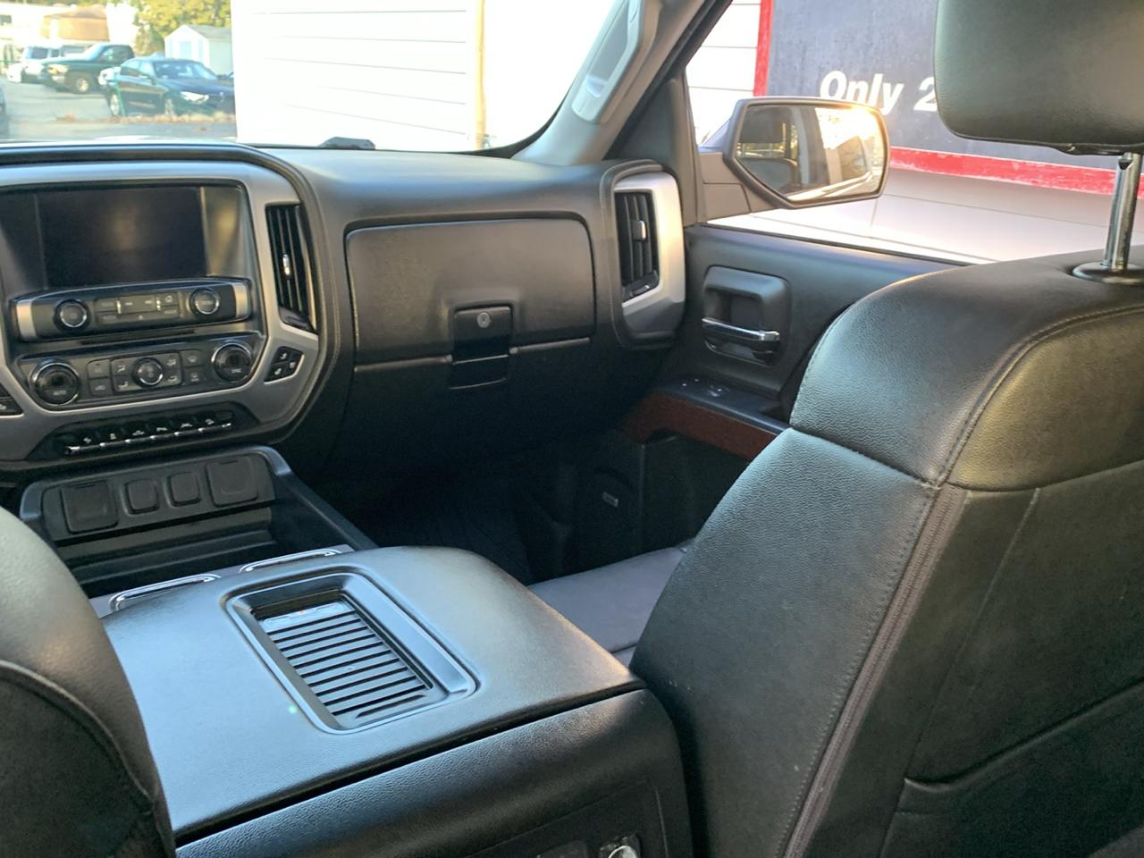GMC Sierra 1500 4WD Crew Cab 143.5" SLT 2017