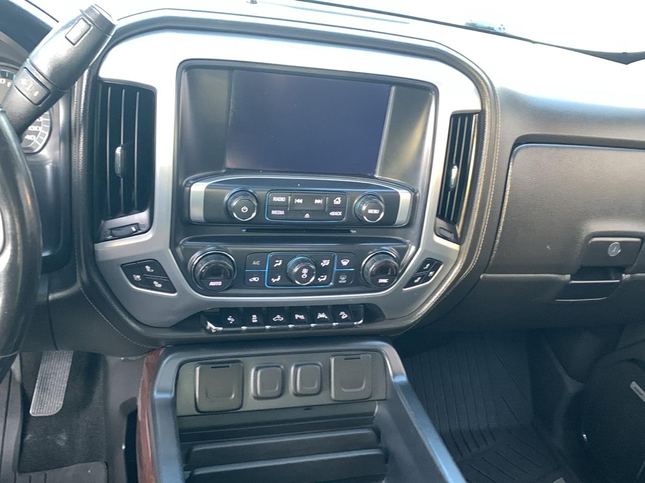 GMC Sierra 1500 4WD Crew Cab 143.5" SLT 2017