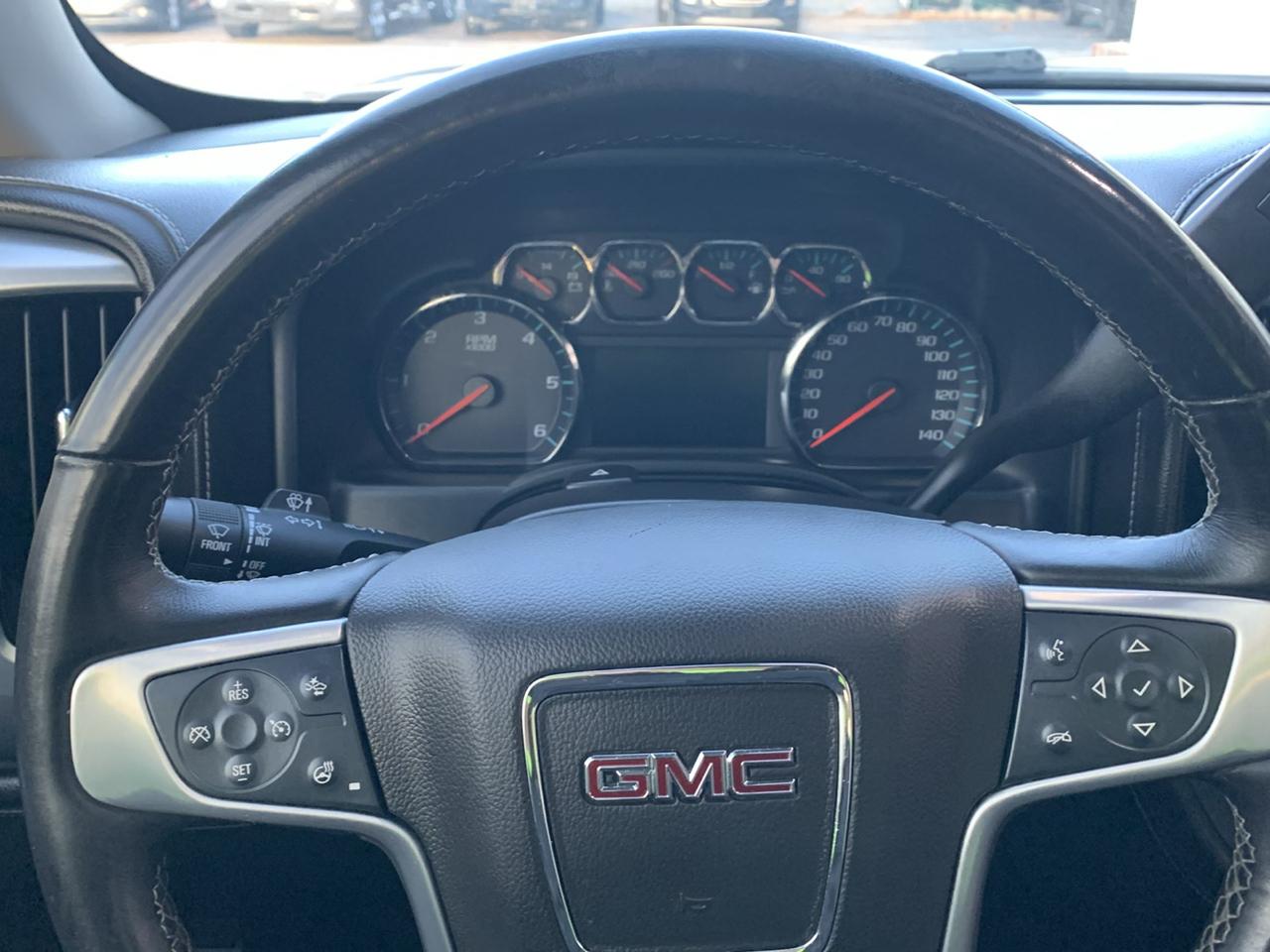 GMC Sierra 1500 4WD Crew Cab 143.5" SLT 2017