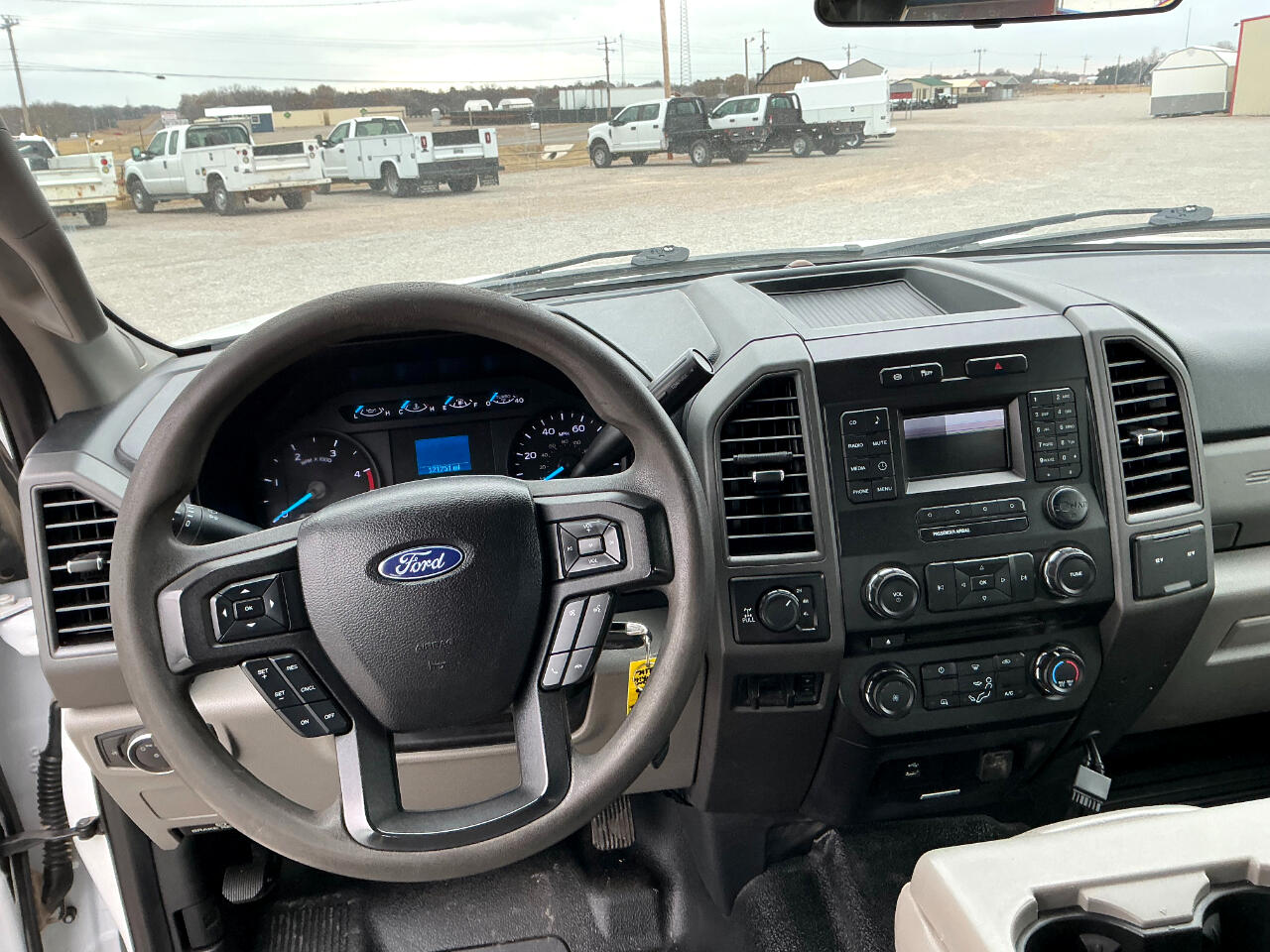 Ford F-350 SD XL Crew Cab Long Bed 4WD 2017