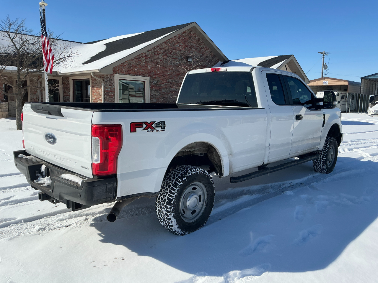 Ford F-250 SD XL SuperCab Long Bed 4WD 2019