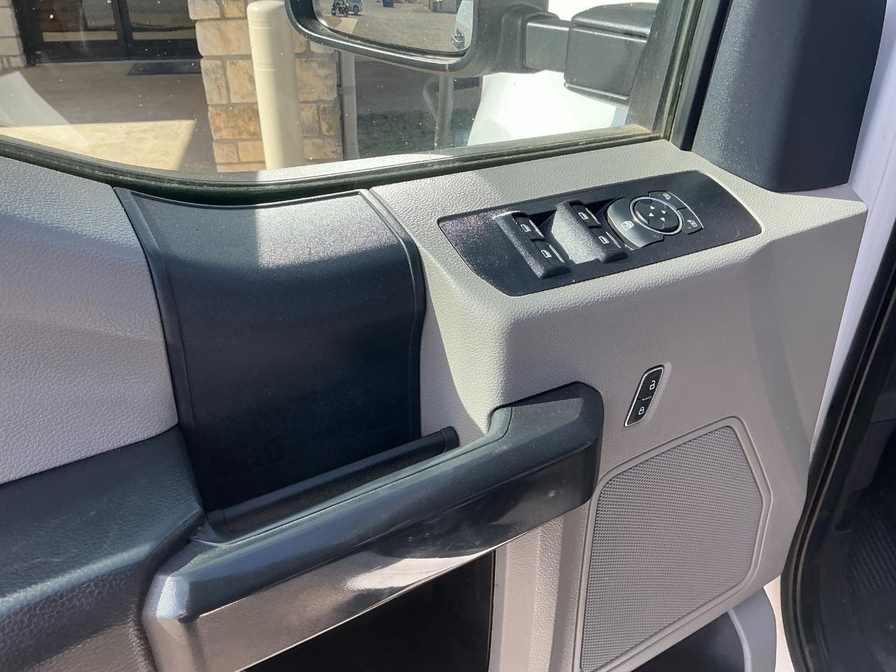 Ford F-350 SD XL SuperCab Long Bed 4WD 2022