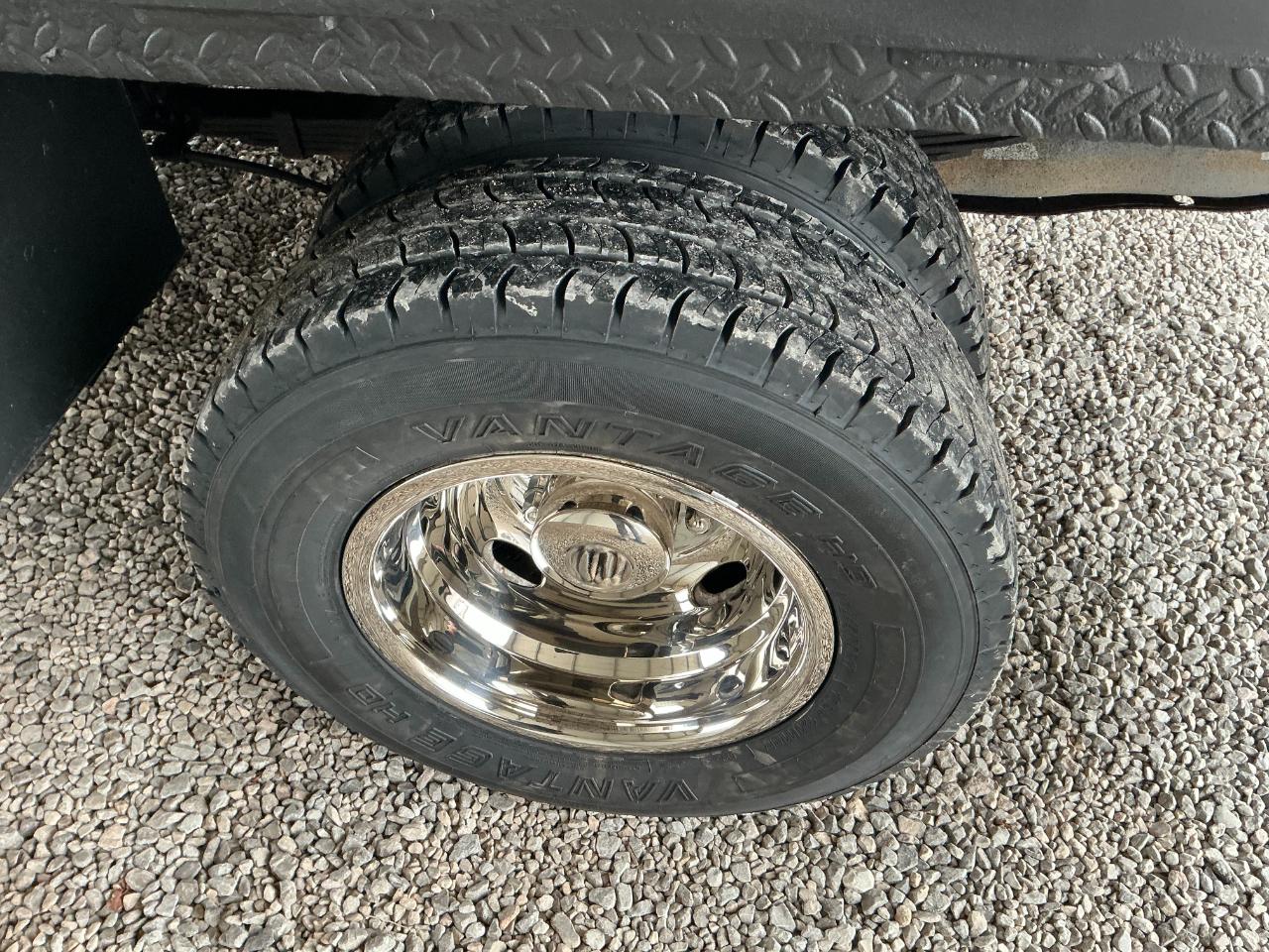 Ford F-350 SD XL DRW 4WD 2013