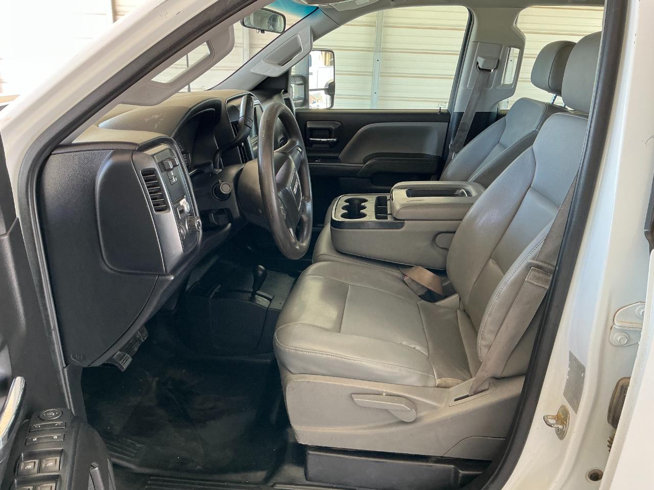 GMC Sierra 3500HD Base Crew Cab Long Box 4WD 2016