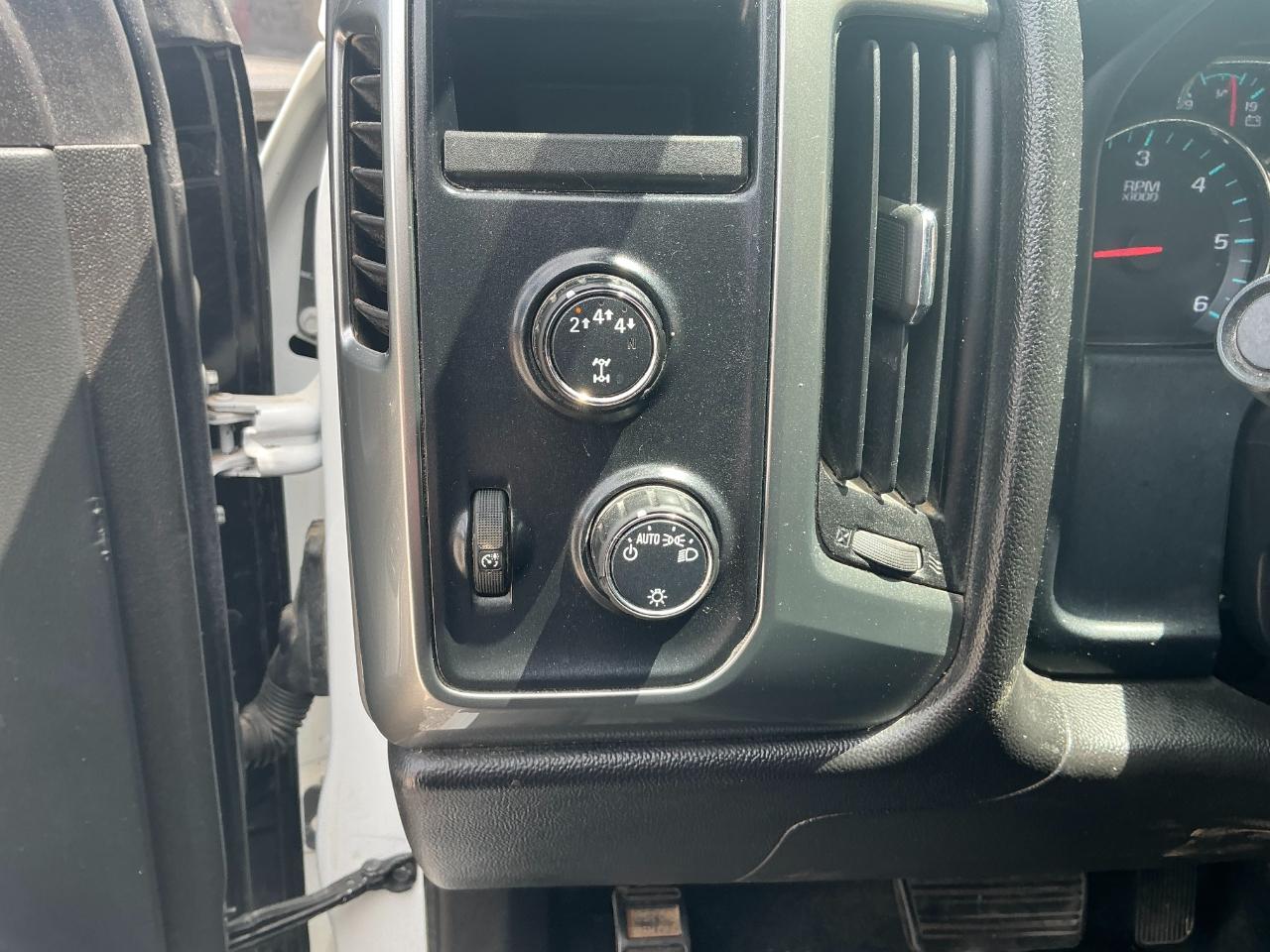 Chevrolet Silverado 2500HD LT Double Cab 4WD 2017