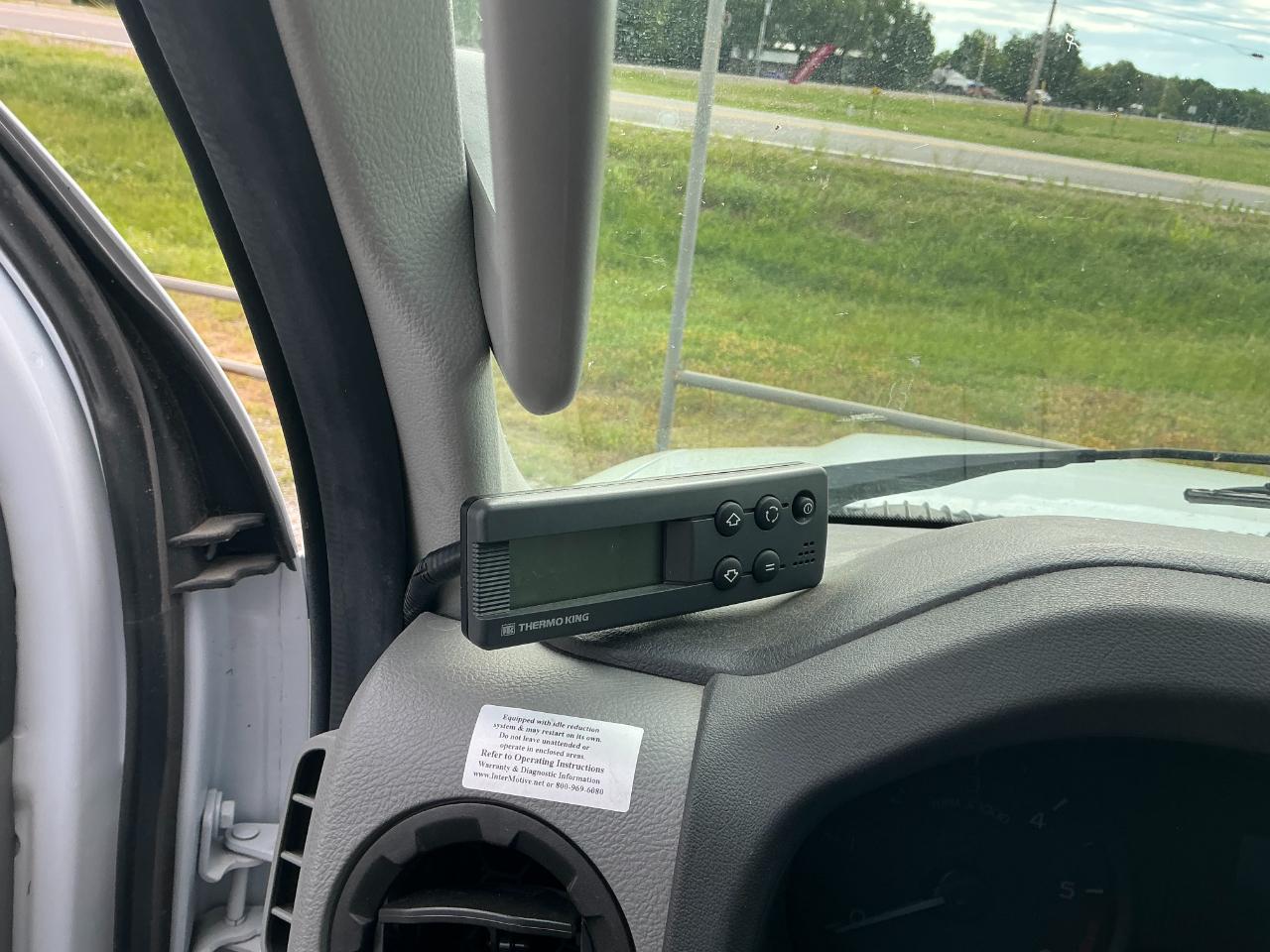 Ford Econoline E-350 Super Duty 2023