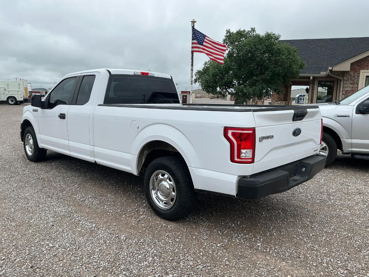 Ford F-150 XL SuperCab 8-ft. 2WD 2016