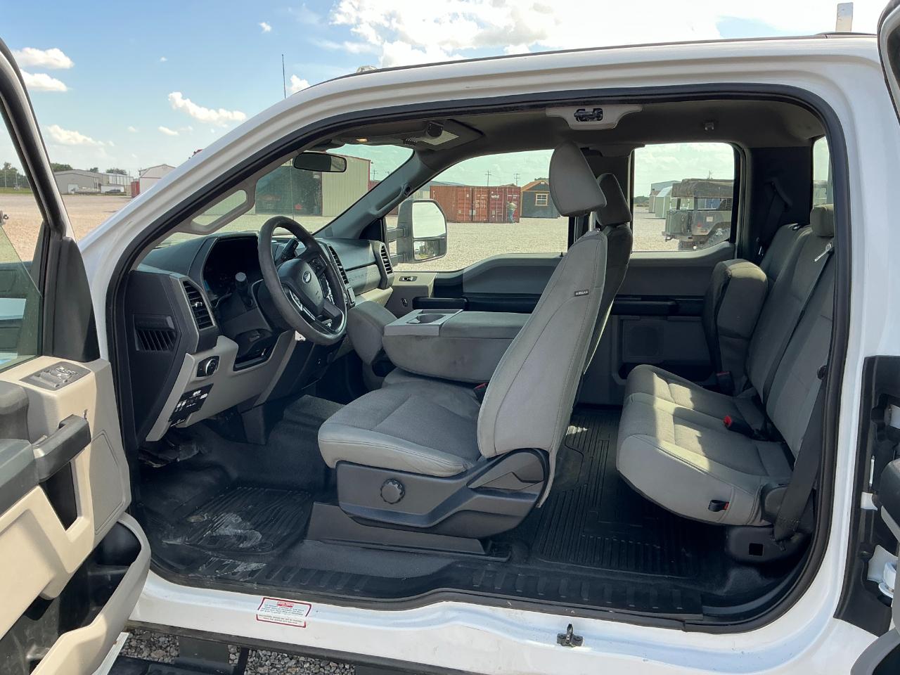 Ford F-350 SD XL SuperCab Long Bed 2WD 2021