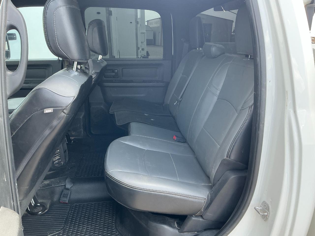 RAM 3500 Tradesman Crew Cab 4WD 2023
