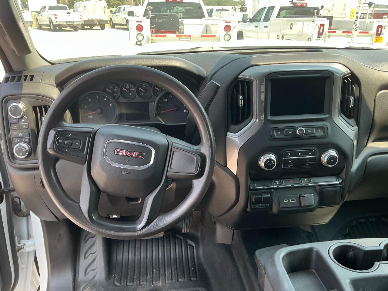 GMC Sierra 3500HD Pro Crew Cab 4WD SB 2022